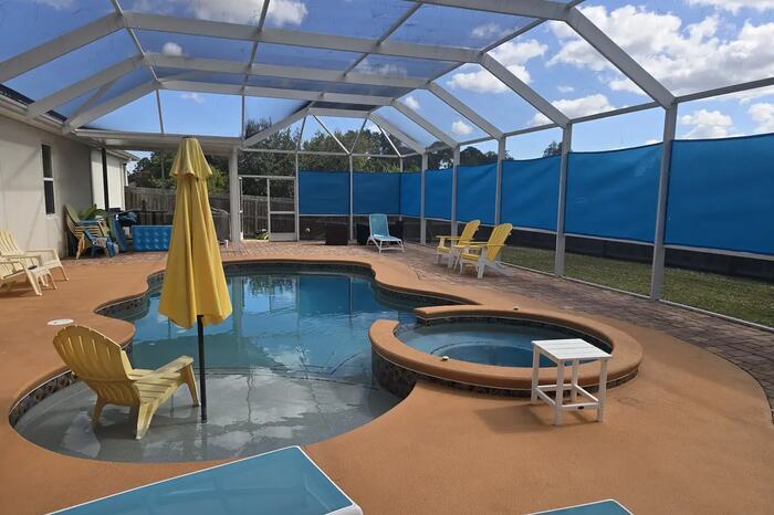 Pool and spa in Indialantic, FL on weekly pool service